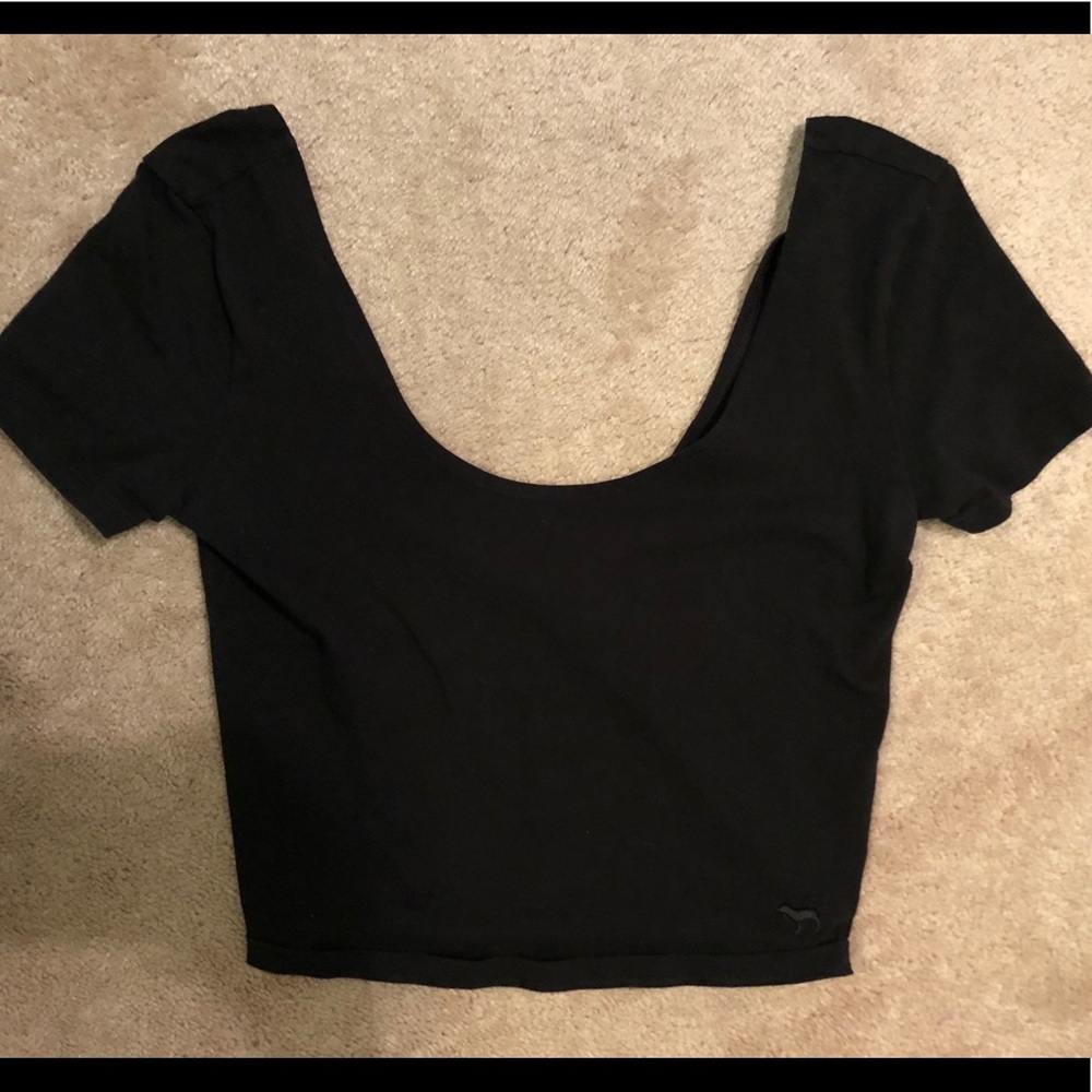 Black short sleeved crop top
